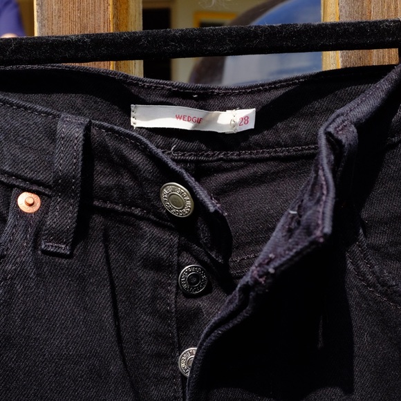 Levi’s Wedgie Jeans - Picture 3 of 5